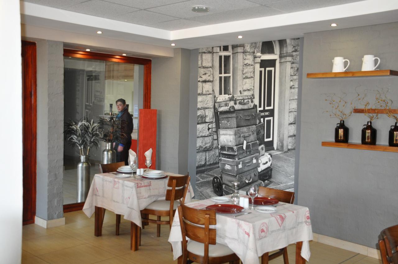 Merchant Business Class Hotel Henley on Klip Exteriör bild