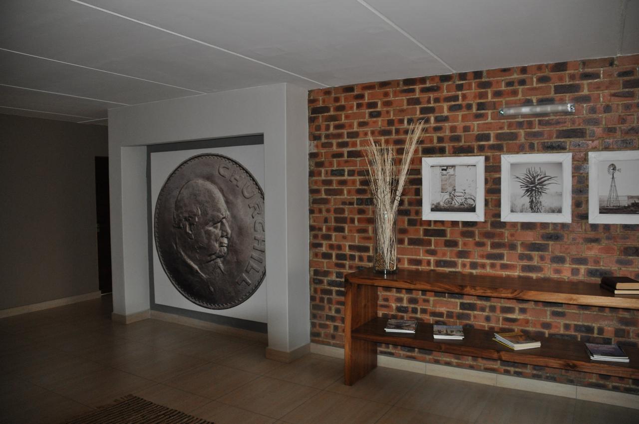 Merchant Business Class Hotel Henley on Klip Exteriör bild